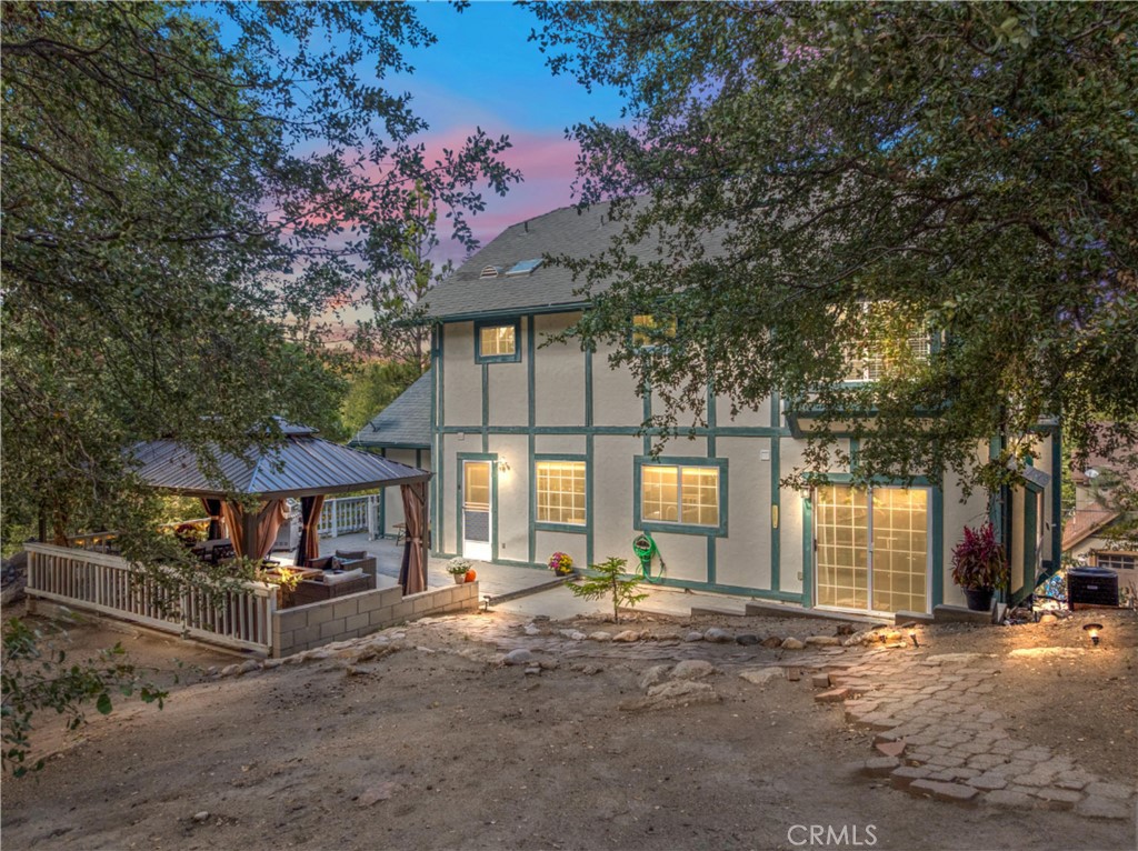 955 Teakwood Drive