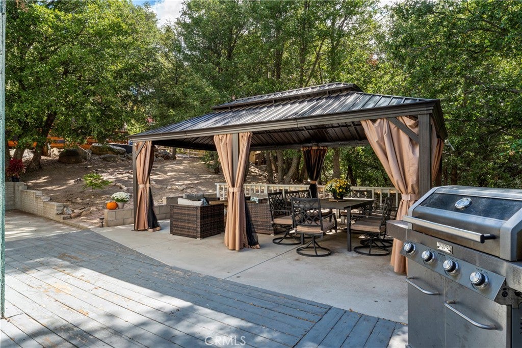 955 Teakwood Drive