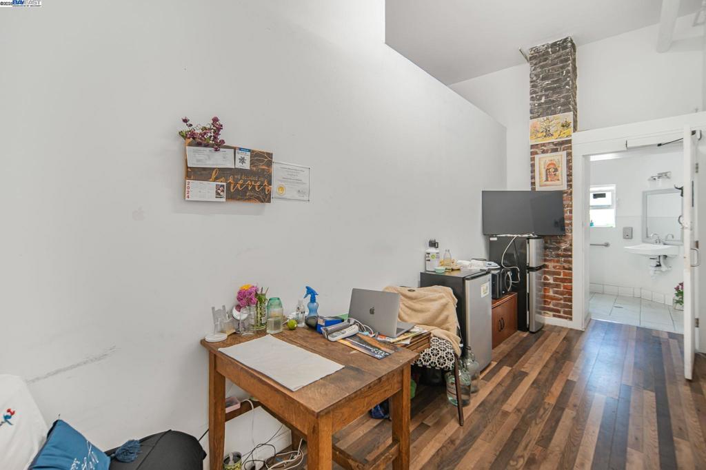 ELMWOOD - Residential Income