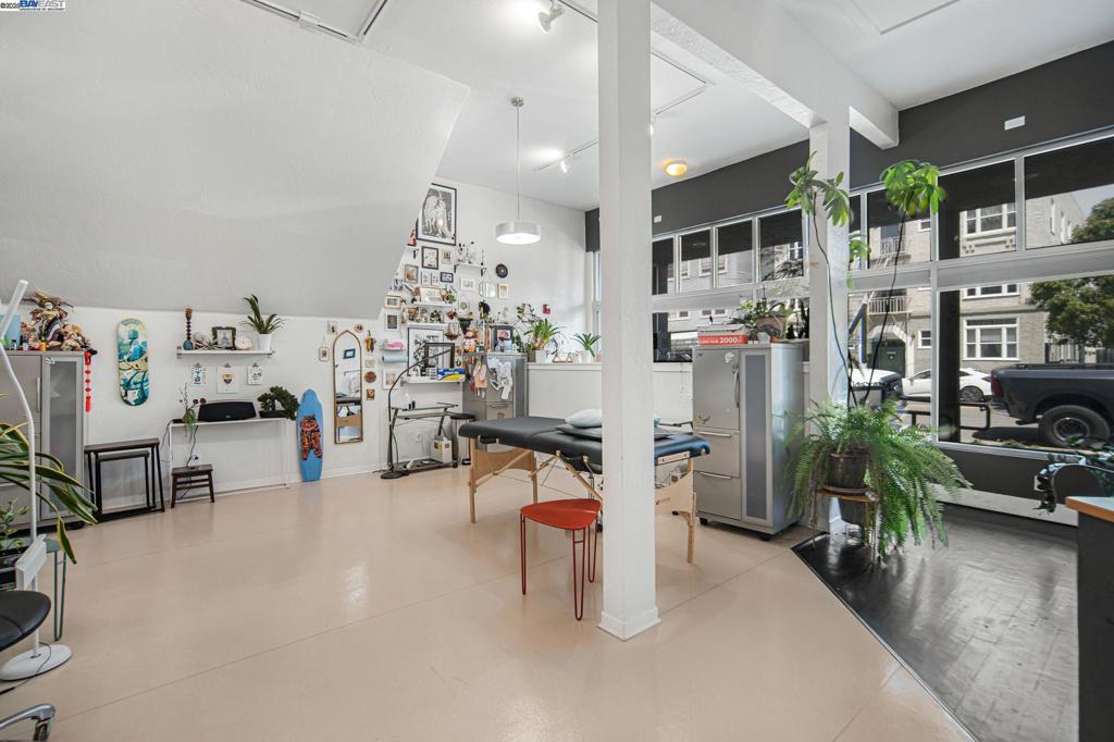 ELMWOOD - Residential Income