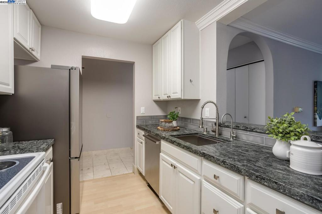 NEWARK - Residential