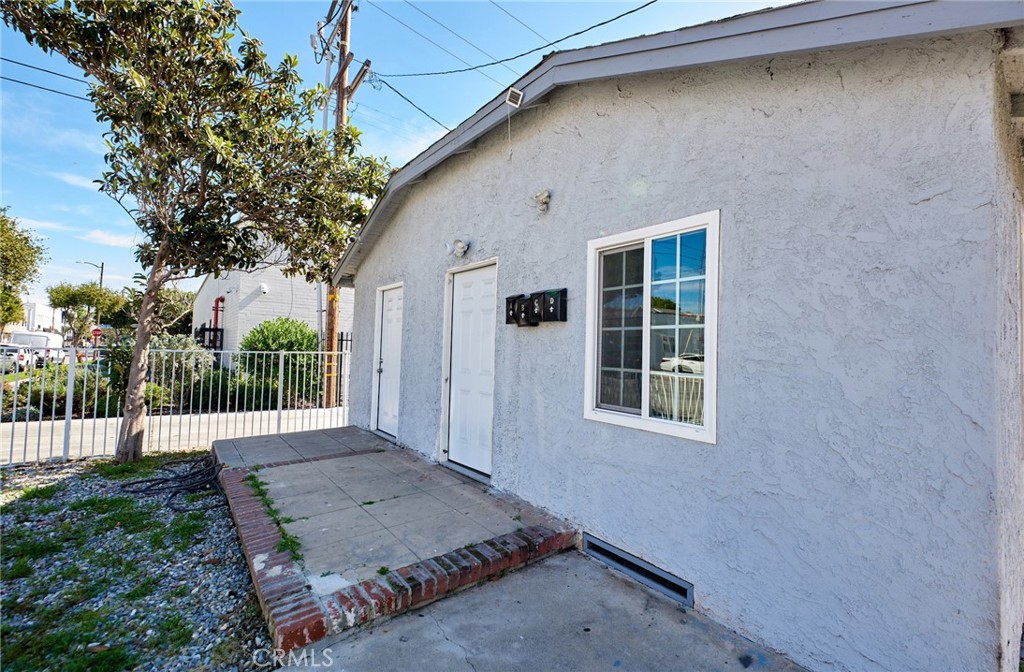 2514 Clarendon Avenue