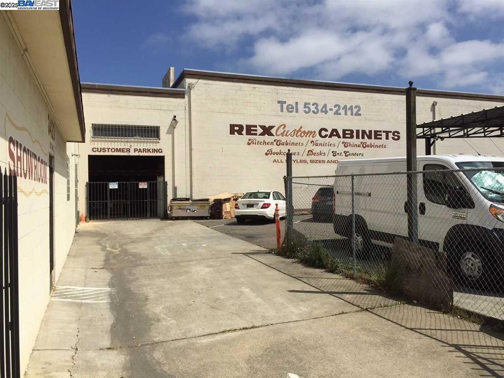 3418 San Leandro St