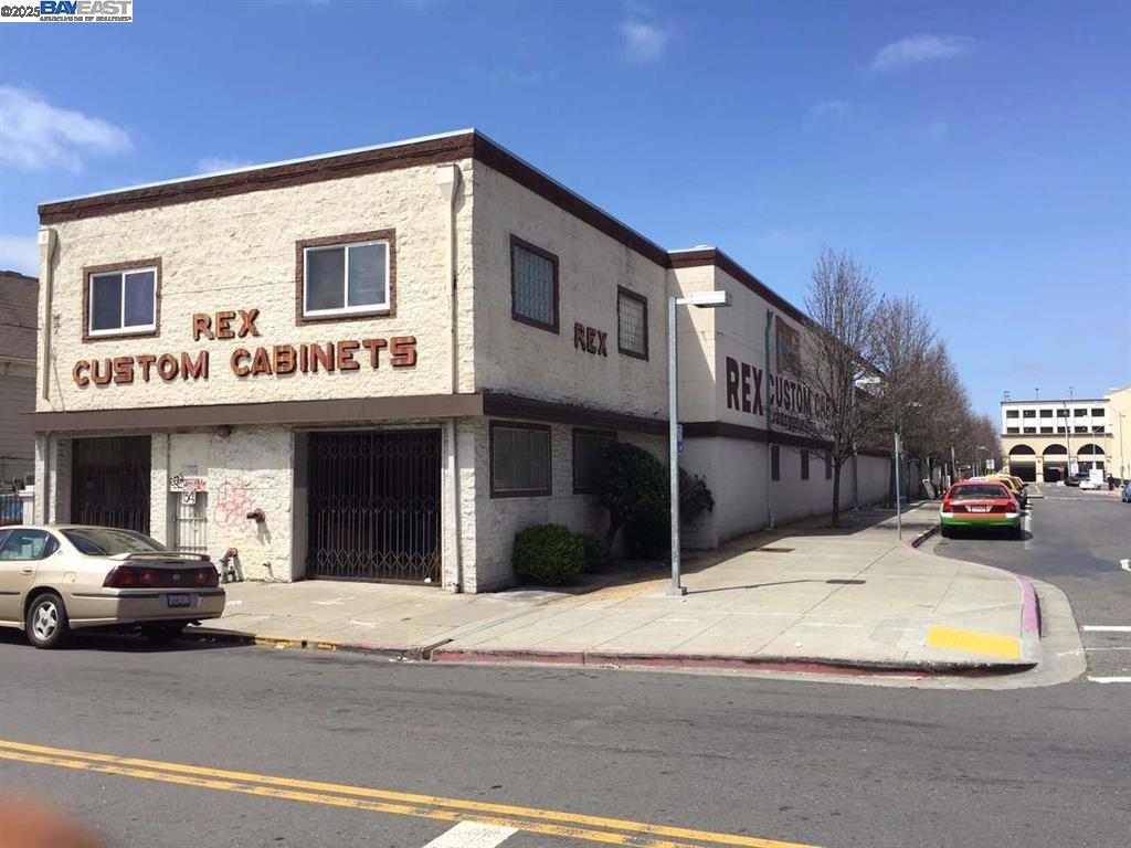 3418 San Leandro St