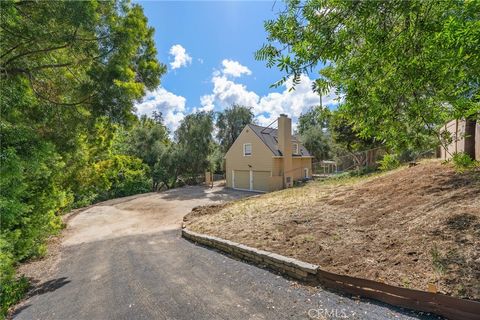 Photo of 4874 Palo Drive, Tarzana, CA 91356 (MLS # SR26062276)