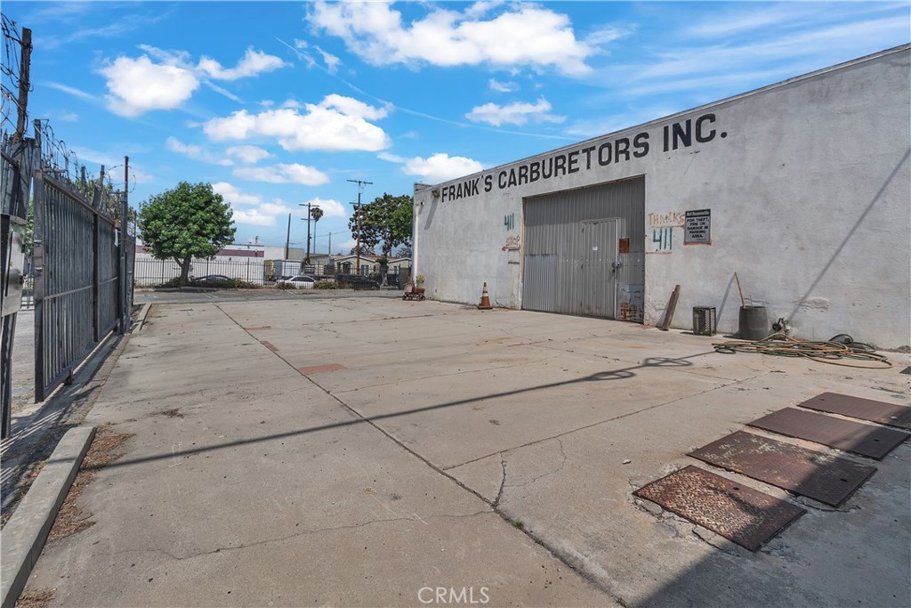 411 E Rosecrans Avenue