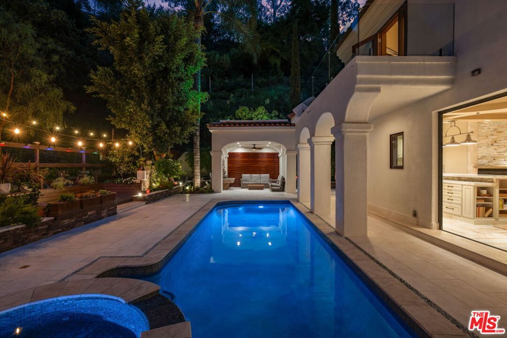 2468 Coldwater Canyon Drive