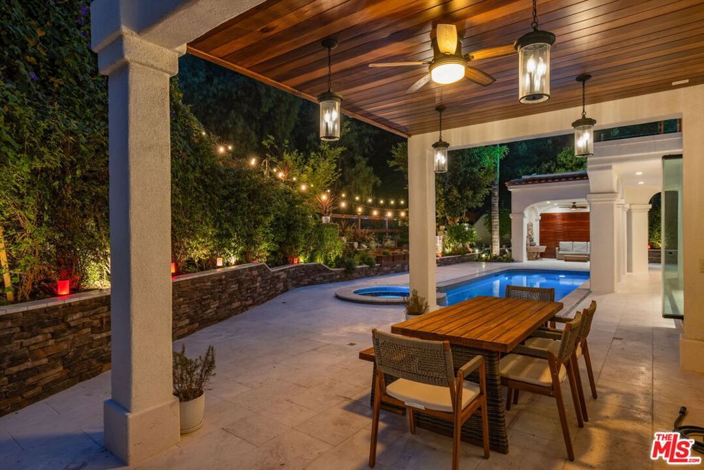 Photo of 2468 Coldwater Canyon Drive, Beverly Hills, CA 90210 (MLS # 26713605)