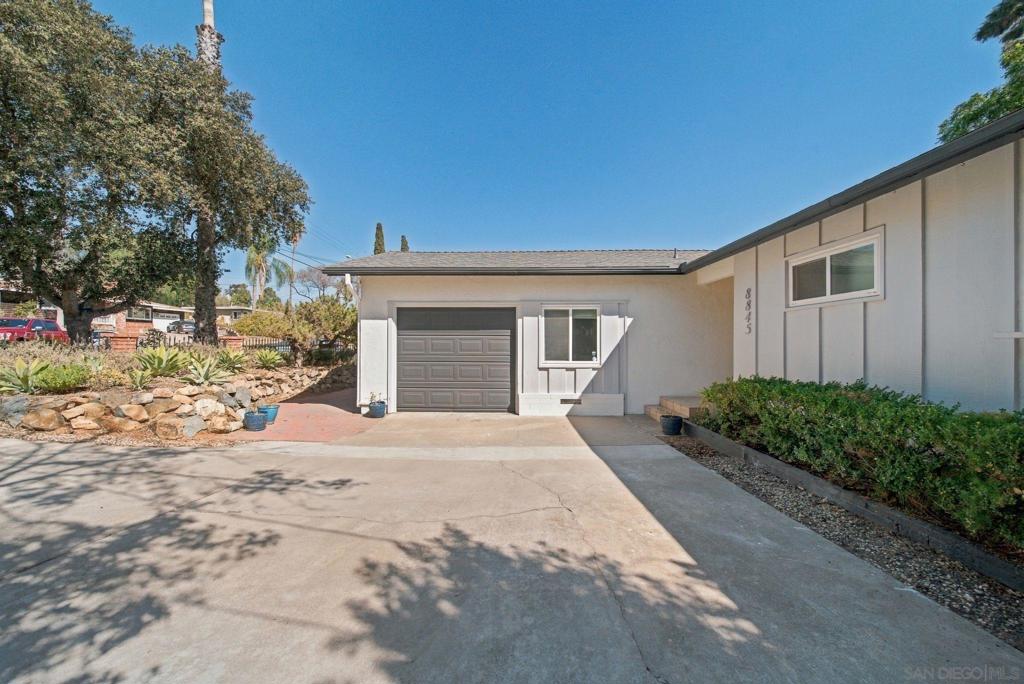 8845 Fabienne Way
