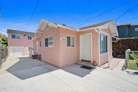 Photo of 3046 S Kerckhoff Ave, San Pedro, CA 90731 (MLS # PW26070885)