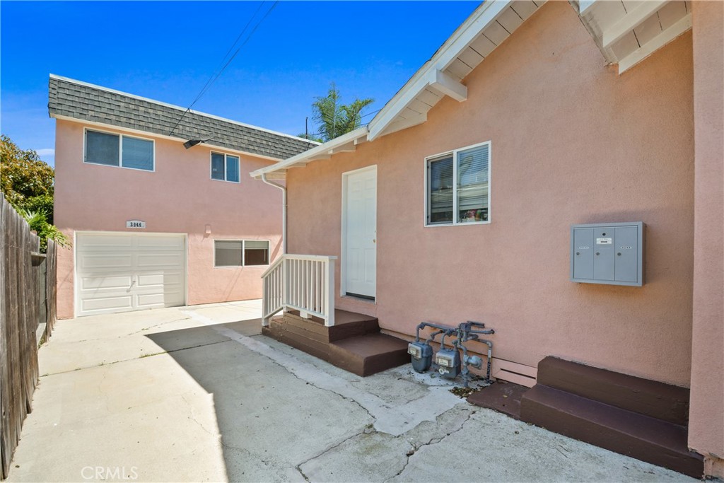 3046 S Kerckhoff