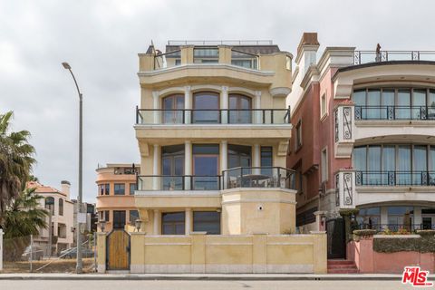 Photo of 119 Via Marina, Marina Del Rey, CA 90292 (MLS # 26826061)