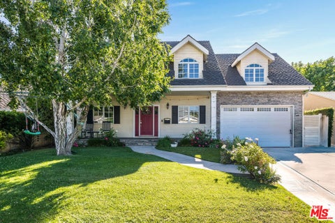 Photo of 633 N Rose Street, Burbank, CA 91505 (MLS # 26842147)