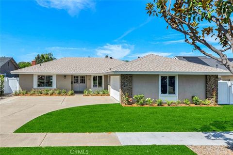 Photo of 709 E Meadowbrook Avenue, Orange, CA 92865 (MLS # PW26080217)