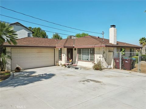 Photo of 14284 Laurel Drive, Riverside, CA 92503 (MLS # IV25244050) Photo of 14284 Laurel Drive, Riverside, CA 92503 (MLS # IV25244050)
