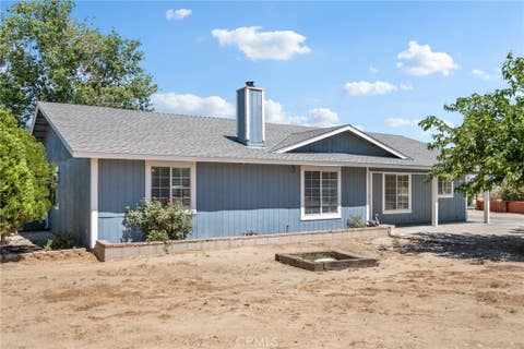 Photo of 10925 Buttonwood ST, Phelan, CA 92371 (MLS # HD26108016)