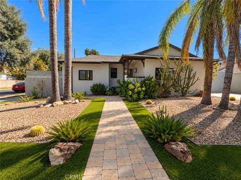 Photo of 6952 Sylvia Avenue, Reseda, CA 91335 (MLS # SR26209803)