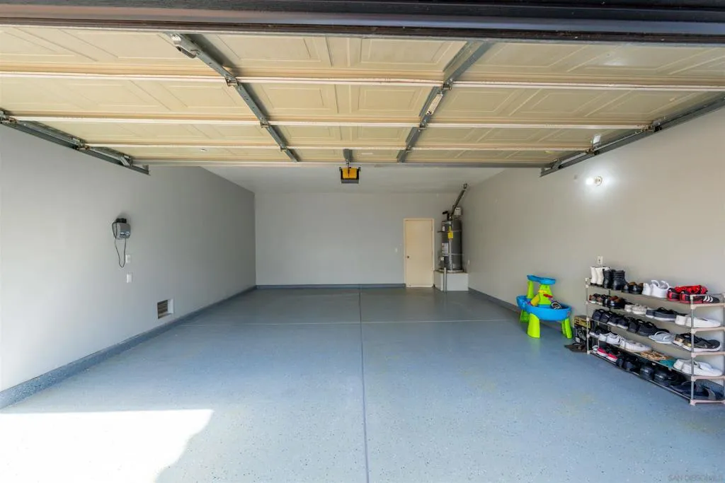 Chula Vista, California 91913, United States, 4 Bedrooms Bedrooms, ,4 BathroomsBathrooms,Residential,Active,234305