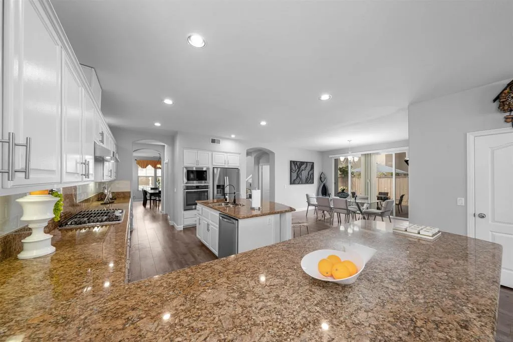 Chula Vista, California 91913, United States, 4 Bedrooms Bedrooms, ,4 BathroomsBathrooms,Residential,Active,234305