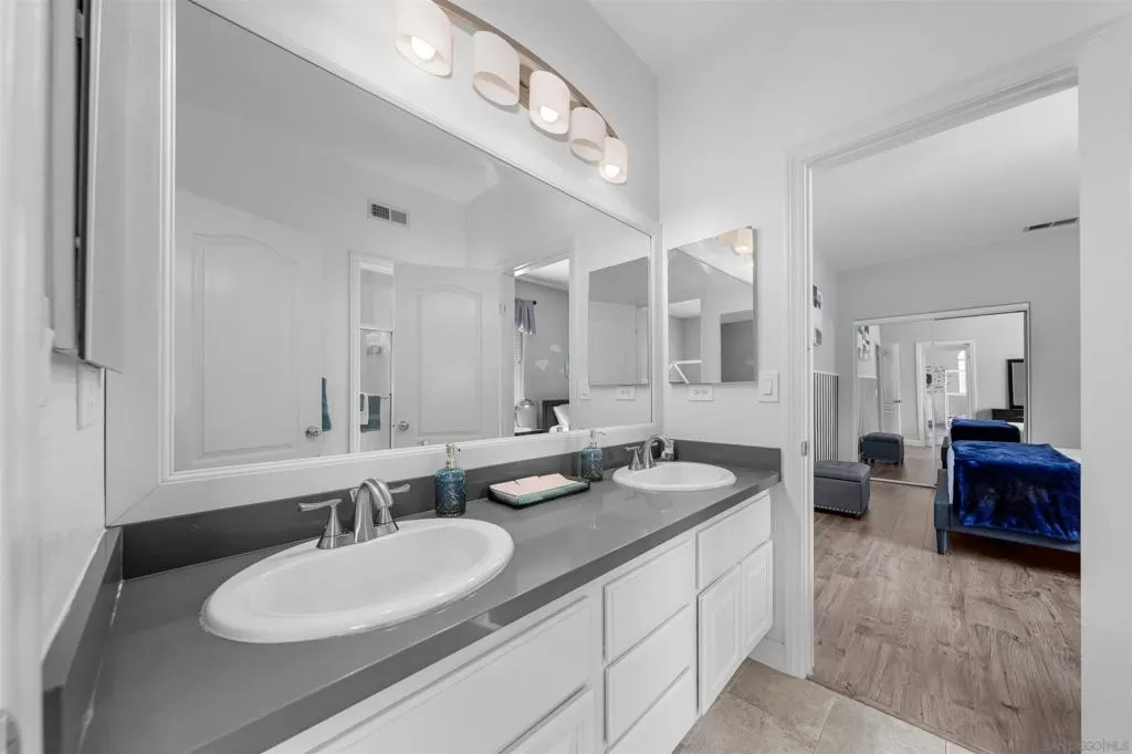 Chula Vista, California 91913, United States, 4 Bedrooms Bedrooms, ,4 BathroomsBathrooms,Residential,Active,234305