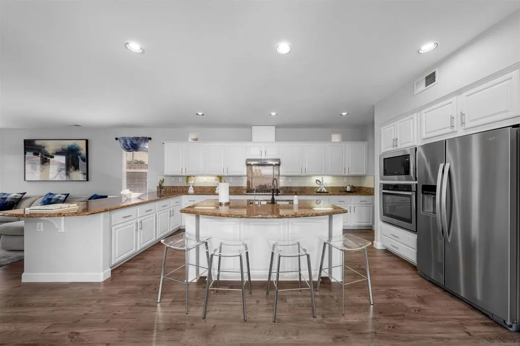 Chula Vista, California 91913, United States, 4 Bedrooms Bedrooms, ,4 BathroomsBathrooms,Residential,Active,234305