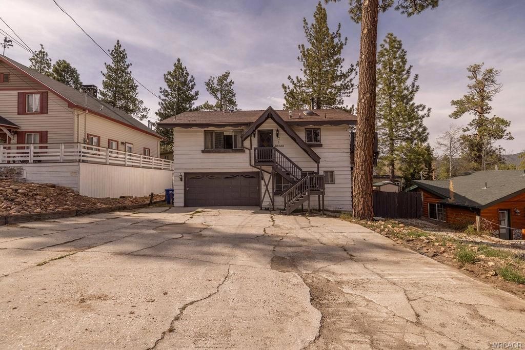 Photo of 40348 Cliff Lane, Big Bear, CA 92315 (MLS # 219146644DA)