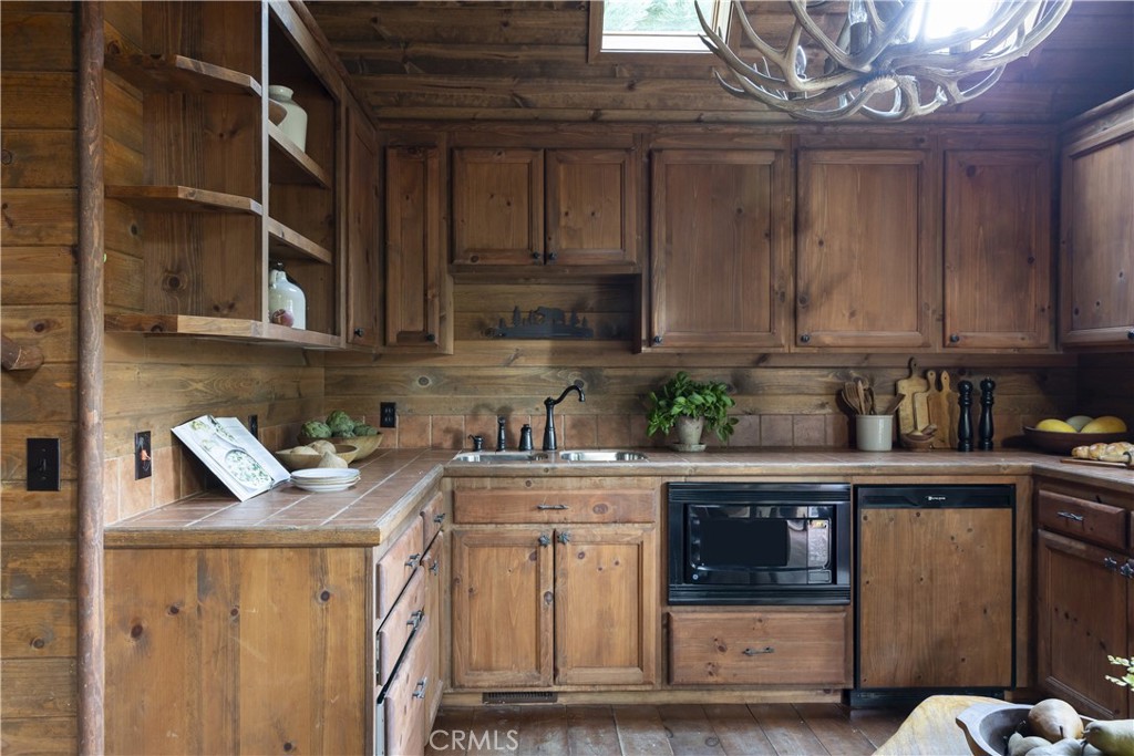 Arrowhead Woods (AWHW) - Residential