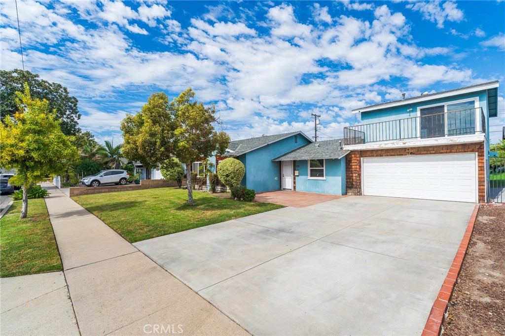 1921 W Clearbrook