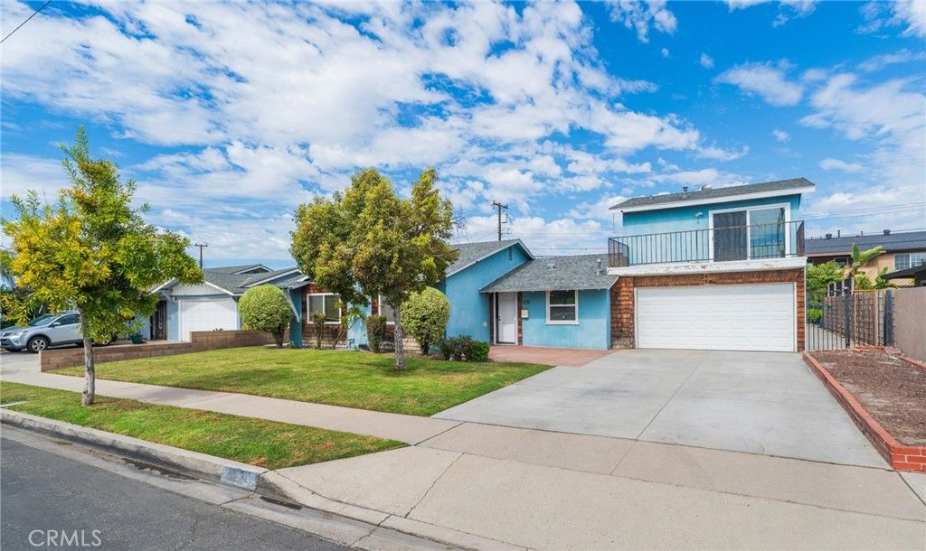 Photo of 1921 W Clearbrook Ln, Anaheim, CA 92804 (MLS # PW25238927)