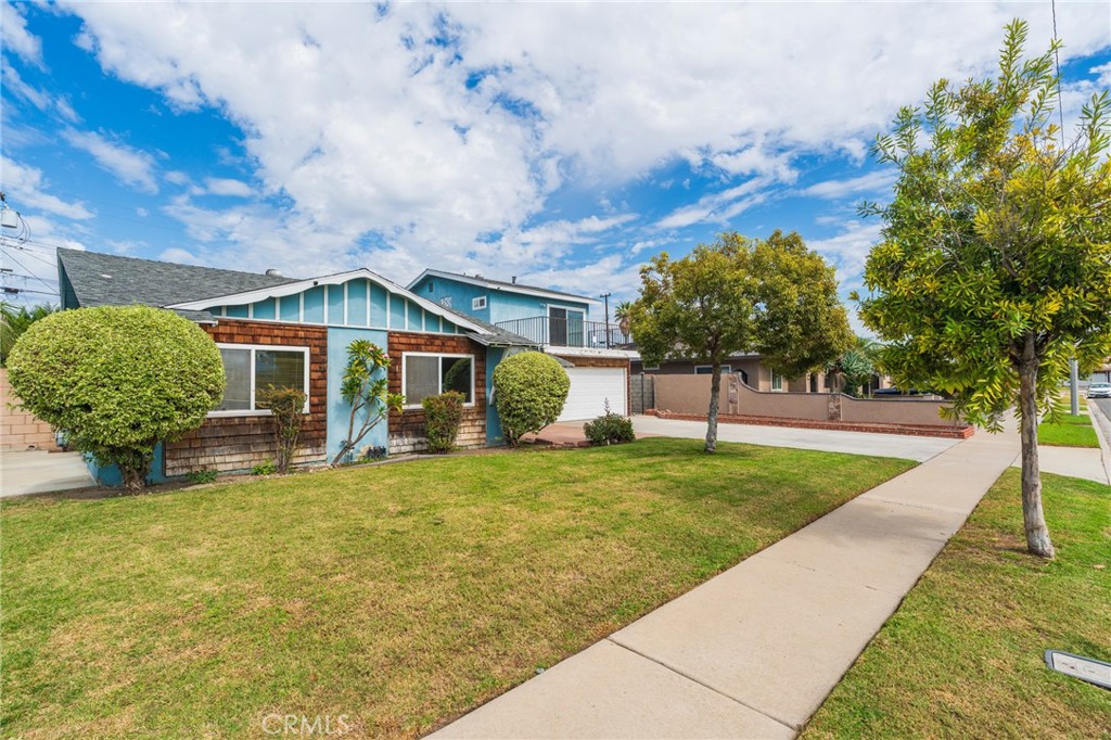 1921 W Clearbrook