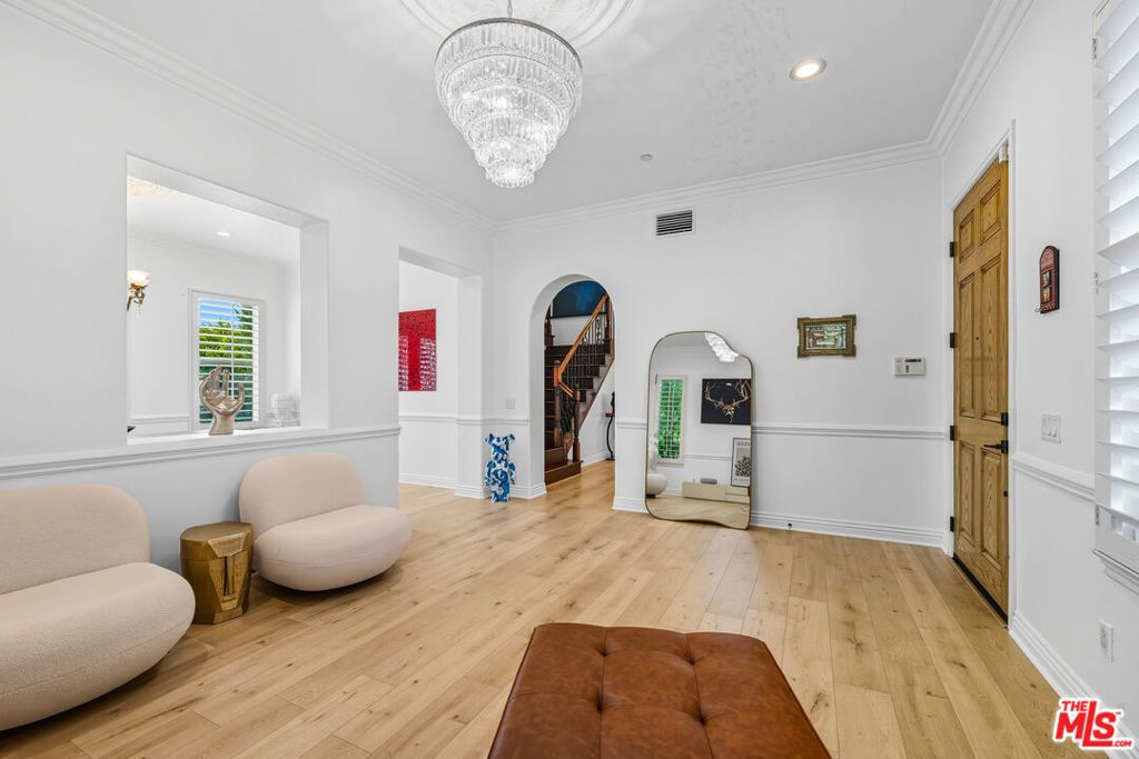 Photo of 22074 Sagebrook Road, Chatsworth, CA 91311 (MLS # 25597513)