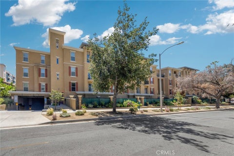 Photo of 128 N Oak Knoll AVE #111, Pasadena, CA 91101 (MLS # TR26192758)