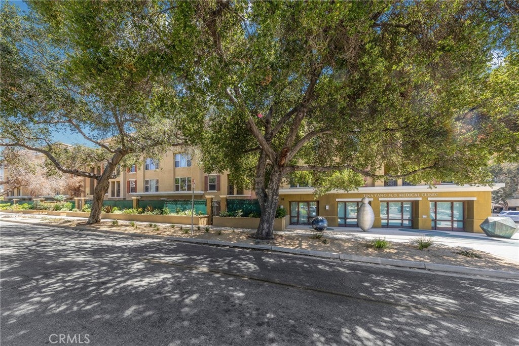 128 N Oak Knoll 111