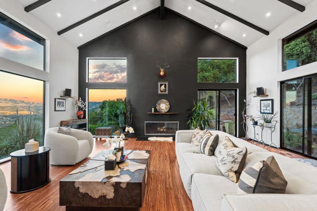 12740 Sundance Lane