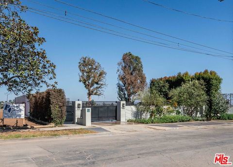 Photo of 1144 Chautauqua Boulevard, Pacific Palisades, CA 90272 (MLS # 26673945)