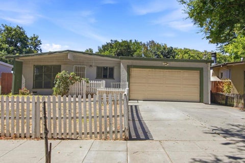 Photo of 1561 Cross Way, San Jose, CA 95125 (MLS # ML82058970)