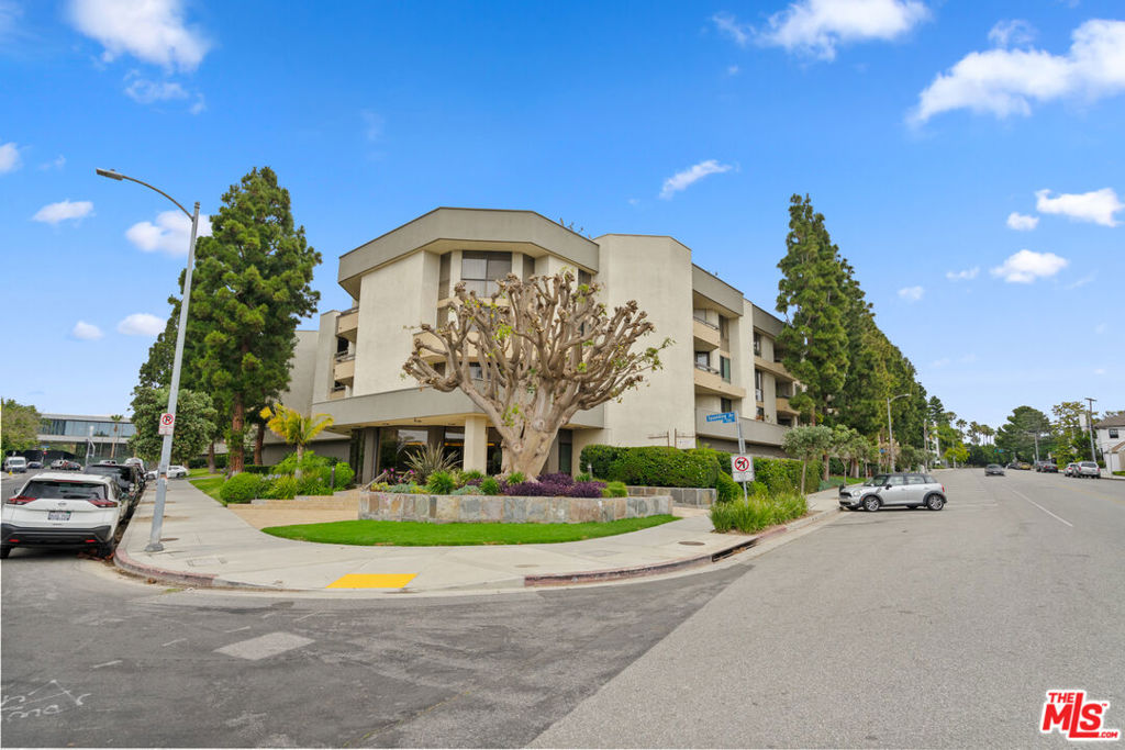 750 S Spaulding Avenue 305