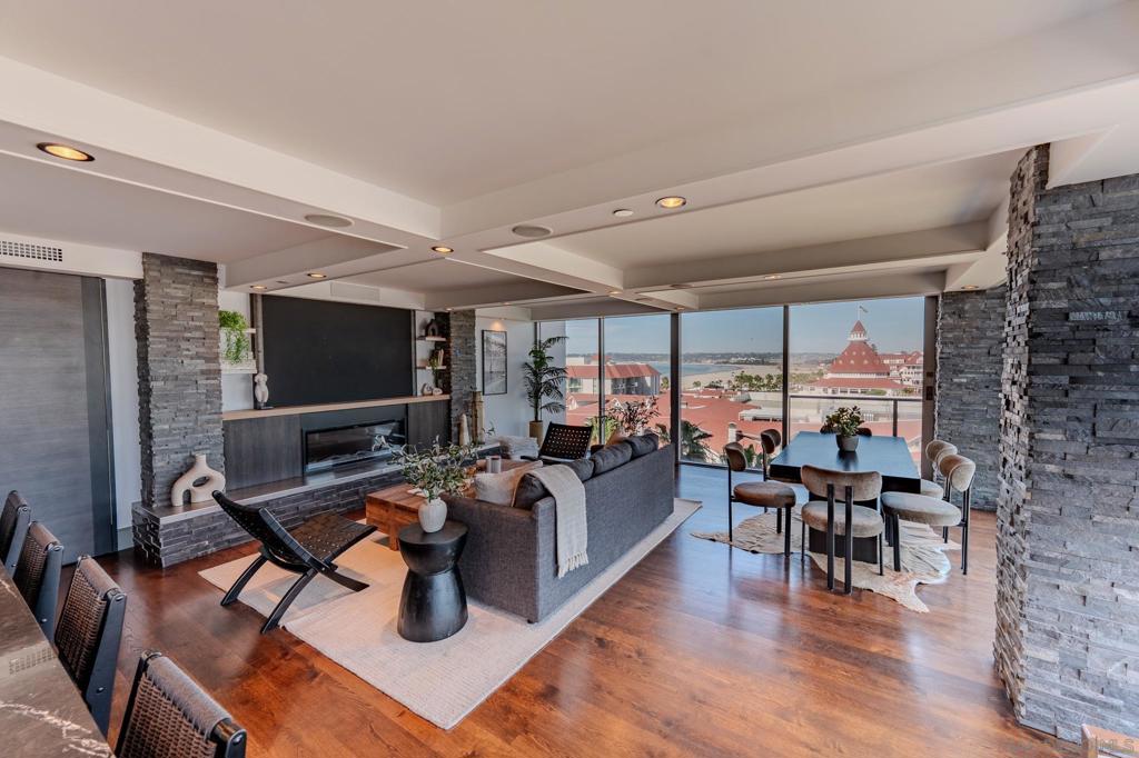 1710 Avenida Del Mundo 708