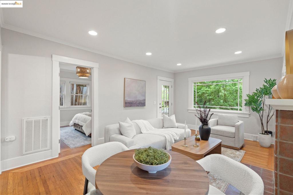 GLENVIEW - Residential