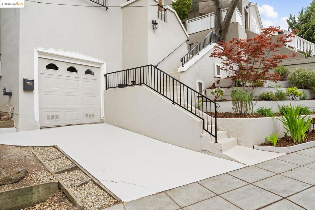 GLENVIEW - Residential