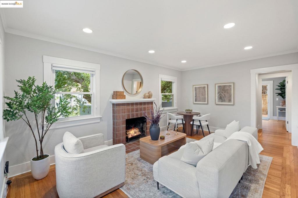 GLENVIEW - Residential