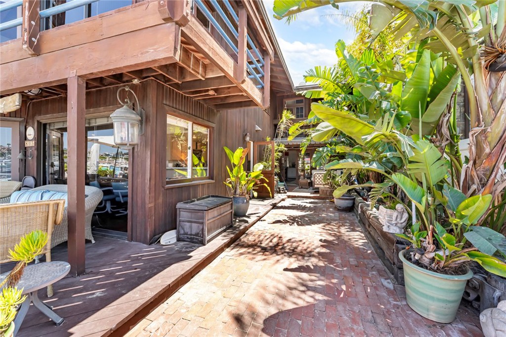 805 N Bay Front