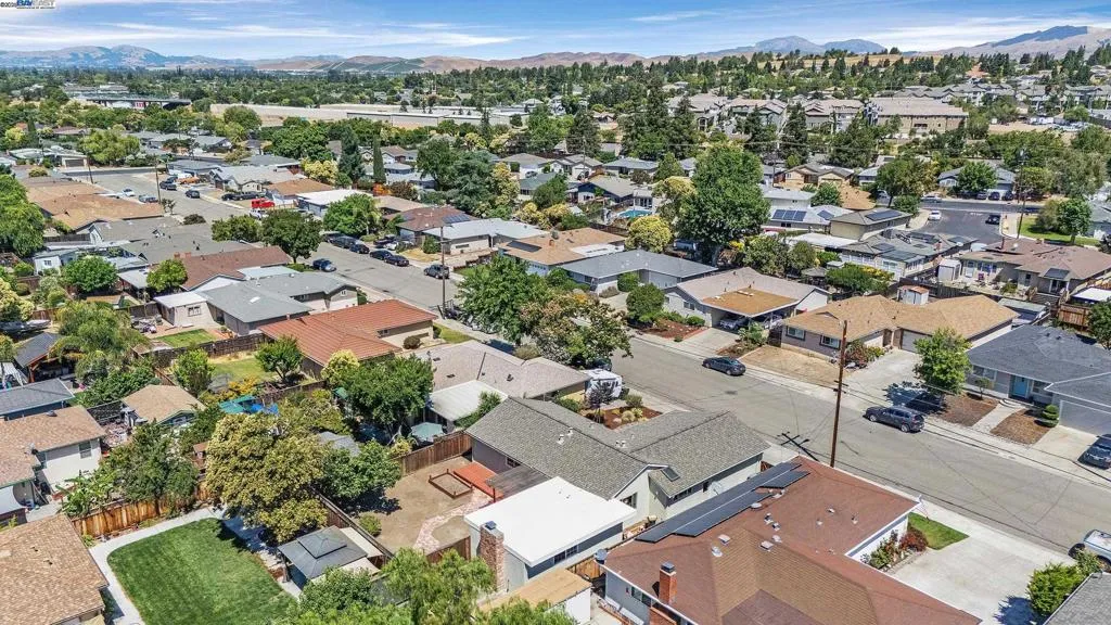 Livermore, California 94550, United States, 3 Bedrooms Bedrooms, ,2 BathroomsBathrooms,Residential,Active,172968