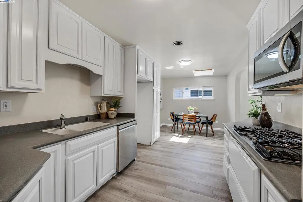 Livermore, California 94550, United States, 3 Bedrooms Bedrooms, ,2 BathroomsBathrooms,Residential,Active,172968