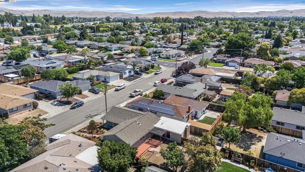 Livermore, California 94550, United States, 3 Bedrooms Bedrooms, ,2 BathroomsBathrooms,Residential,Active,172968