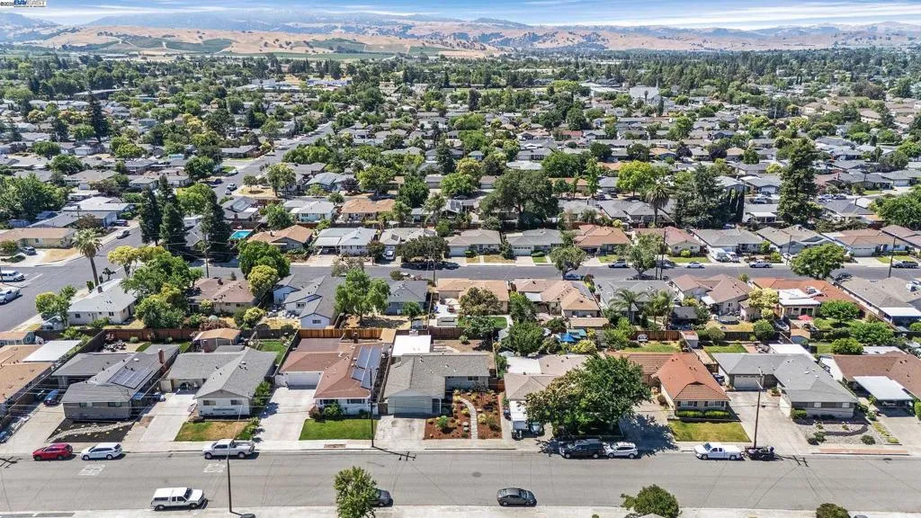 Livermore, California 94550, United States, 3 Bedrooms Bedrooms, ,2 BathroomsBathrooms,Residential,Active,172968