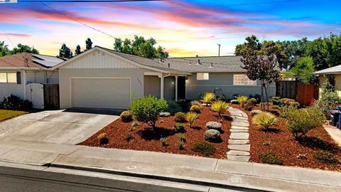 Photo of 3877 Santa Clara Way Way, Livermore, CA 94550 (MLS # 41104876)