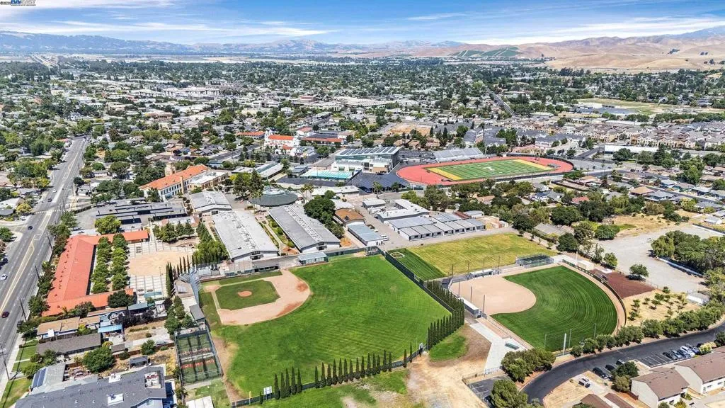 Livermore, California 94550, United States, 3 Bedrooms Bedrooms, ,2 BathroomsBathrooms,Residential,Active,172968