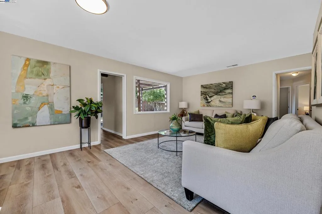 Livermore, California 94550, United States, 3 Bedrooms Bedrooms, ,2 BathroomsBathrooms,Residential,Active,172968