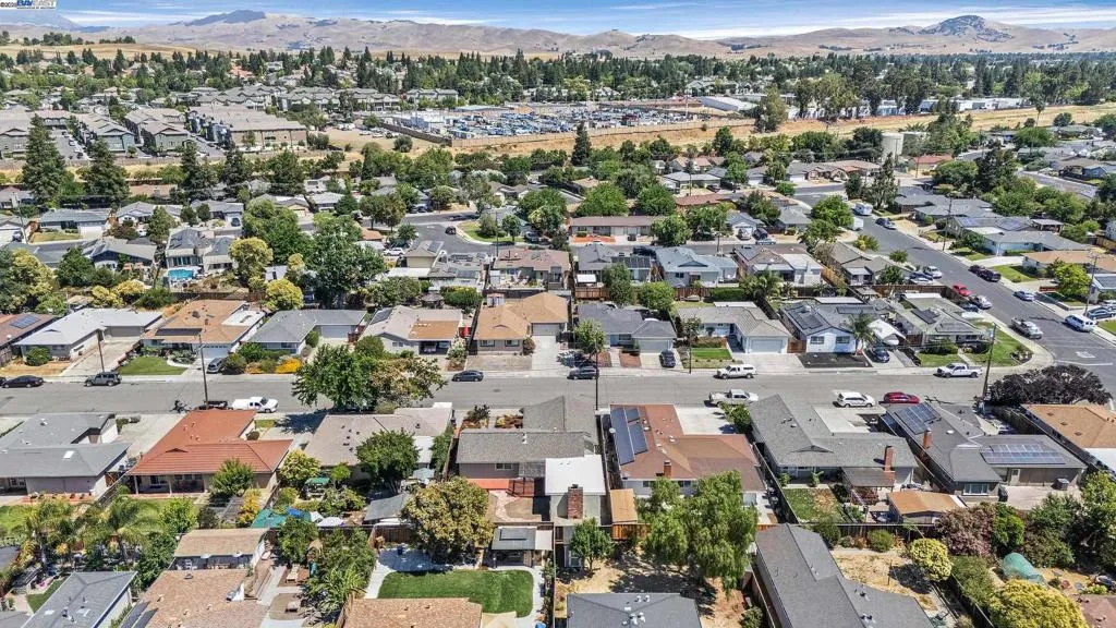 Livermore, California 94550, United States, 3 Bedrooms Bedrooms, ,2 BathroomsBathrooms,Residential,Active,172968